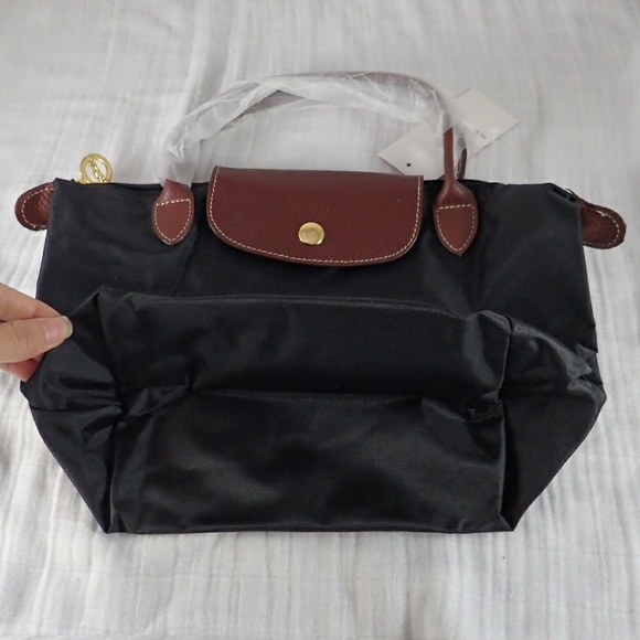 โSOLDโ Small Zippered Black Bag - New - Picture 2 of 5